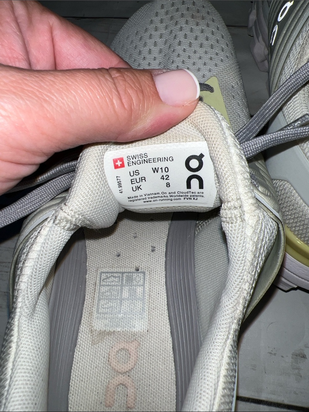 On Running Women's Cloudswift 2.0 Running Shoes White / Limelight US 10 - Picture 6 of 7